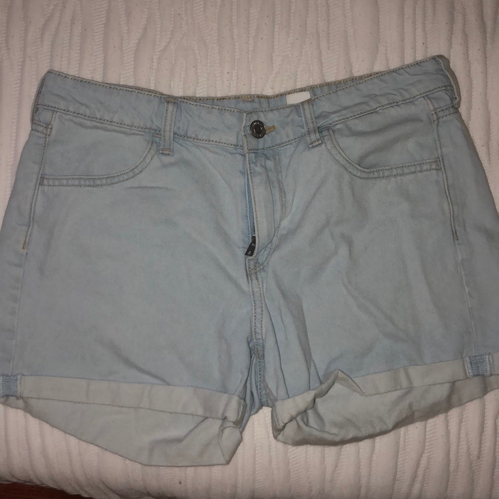 Denim shorts !